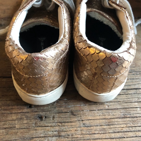 Steven Peyton Metallic Scale Sneaker 7 - Picture 5 of 7